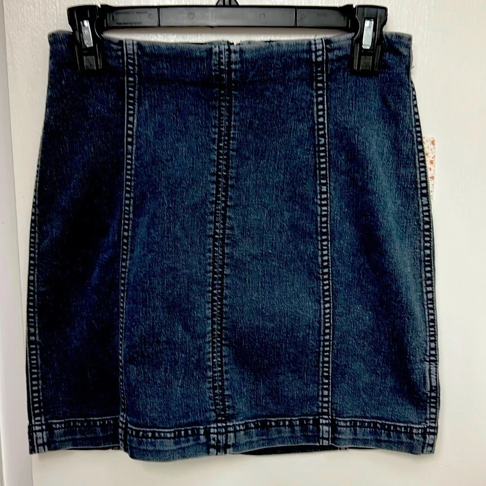 Free People Westminster blue denim skirt Back zipper See measurements